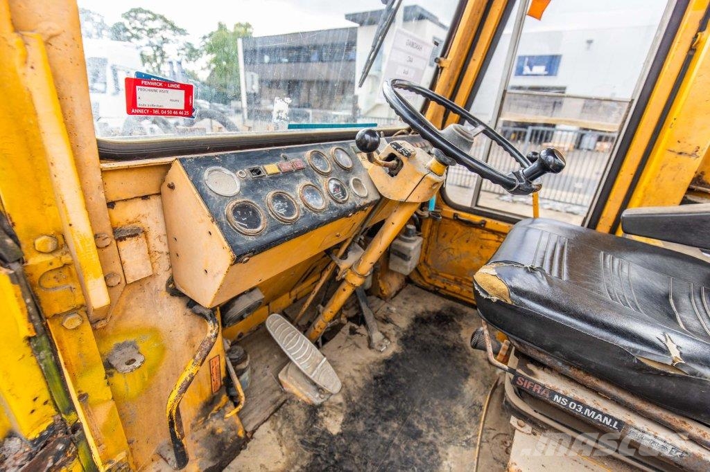 Hanomag 44C Iekrāvēji uz riteņiem