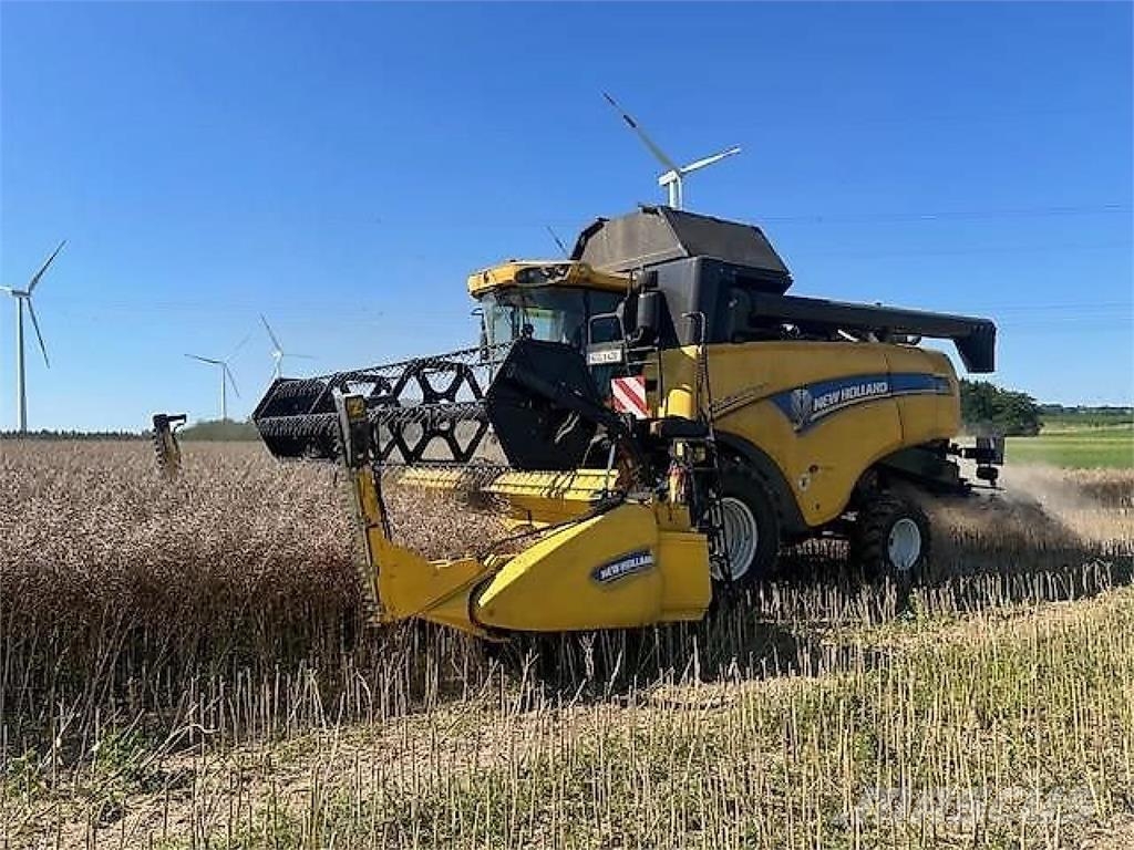 New Holland CX5090 Mähdrescher