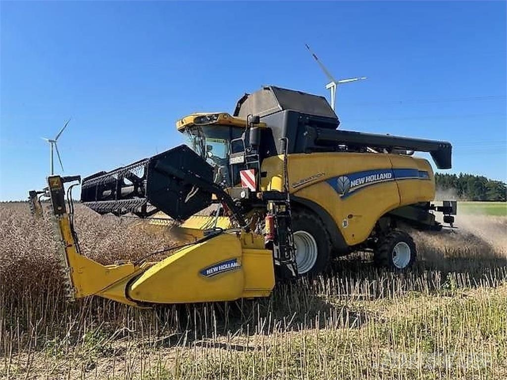 New Holland CX5090 Mähdrescher