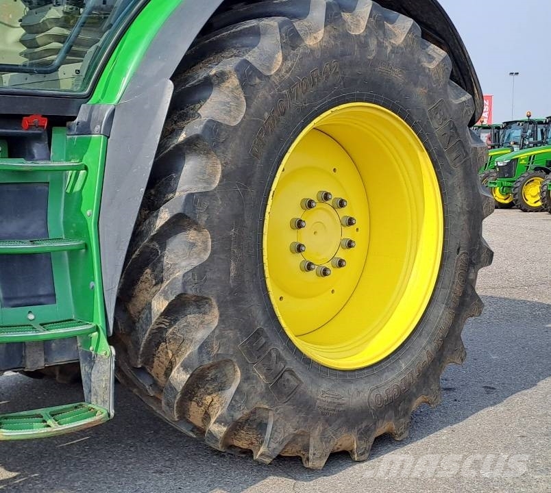 John Deere 6210 R AutoPower الجرارات