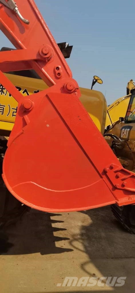 Doosan 300-7 Pásové rýpadlá