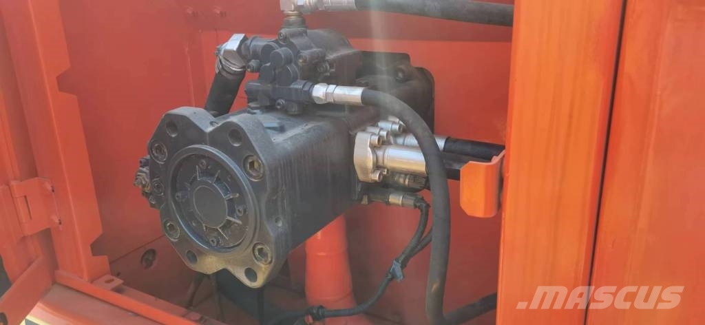 Doosan 300-7 Pásové rýpadlá