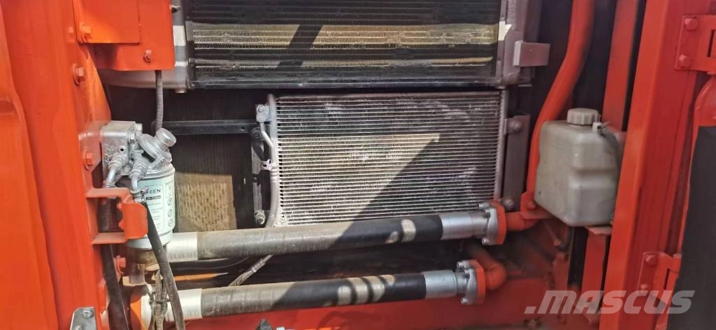 Doosan 300-7 Pásové rýpadlá