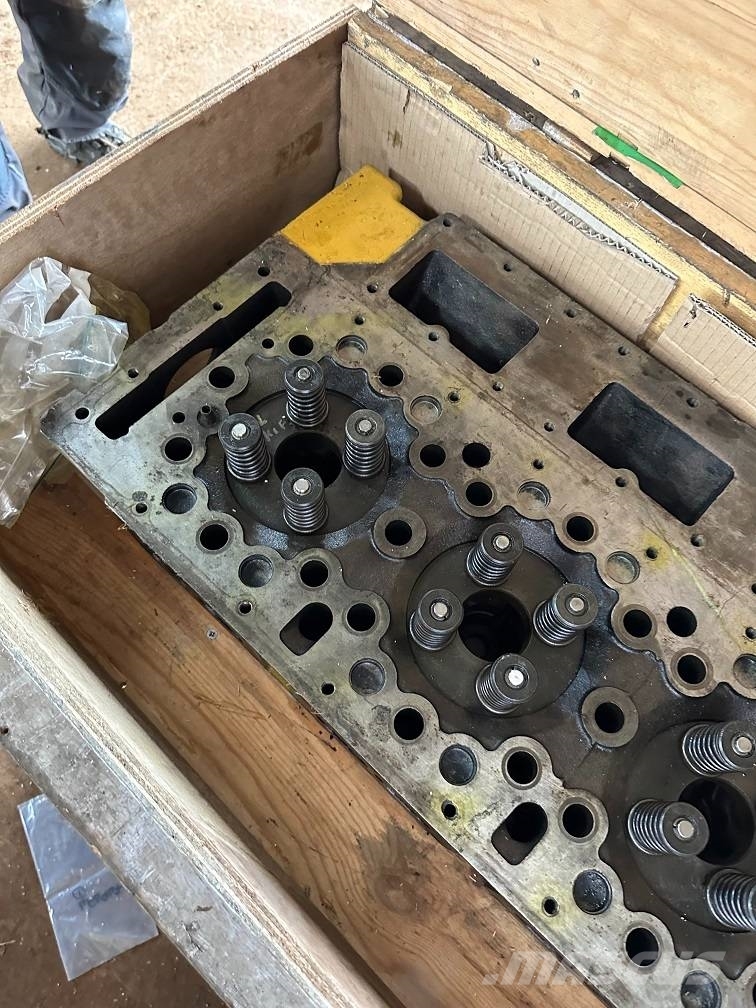 CAT 7N9532 7N-9532 cylinder head Motory
