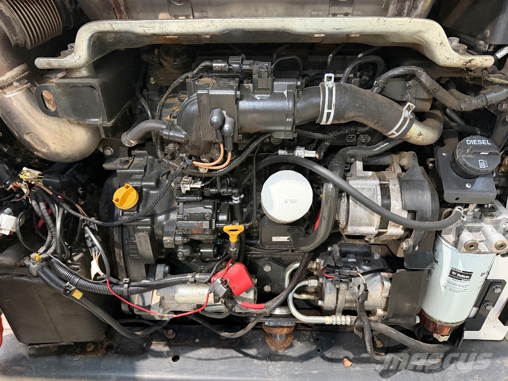 Bobcat T 770 Lietoti riteņu kompaktiekrāvēji