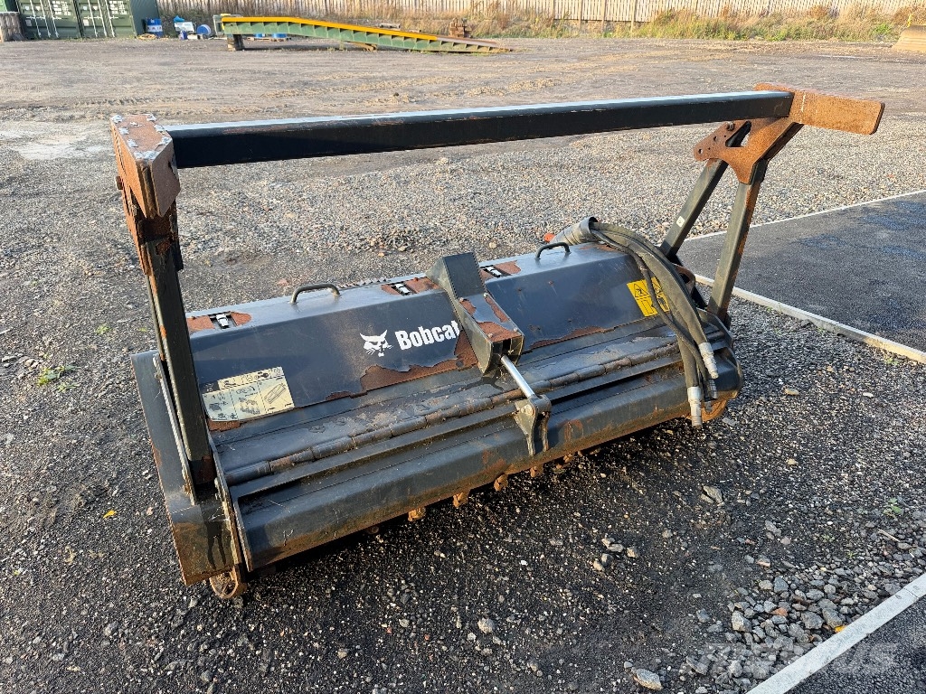 Bobcat T 770 Lietoti riteņu kompaktiekrāvēji