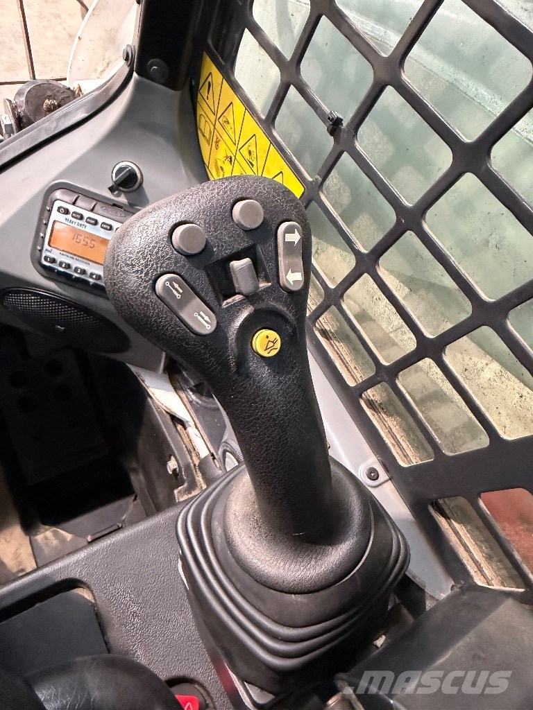 Bobcat T 770 Lietoti riteņu kompaktiekrāvēji