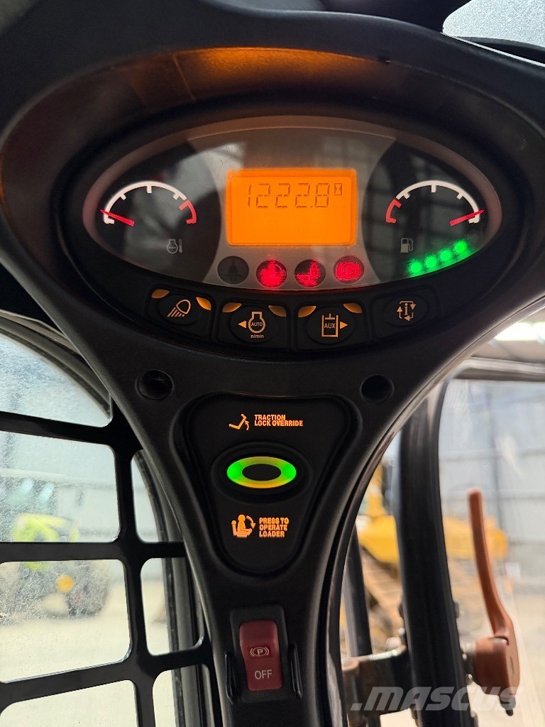 Bobcat T 770 Lietoti riteņu kompaktiekrāvēji