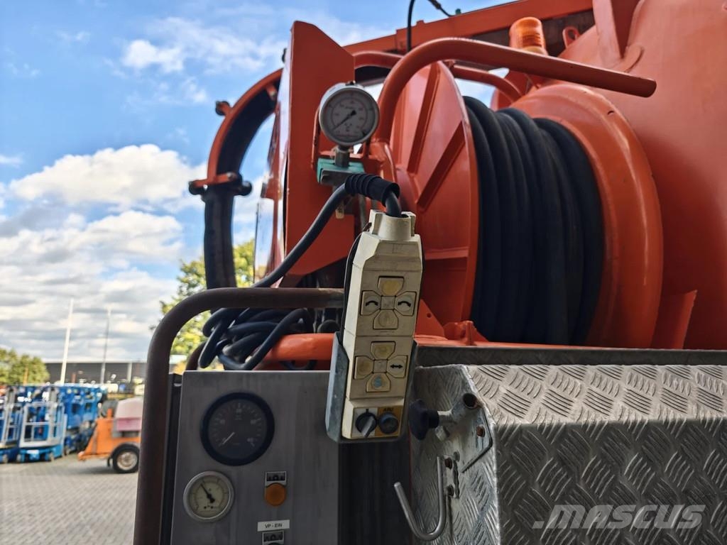 MAN 41.414 F2000 8x4 Holzmann HKS 32/18000 VH Tank コンバイン/バキュームトラック