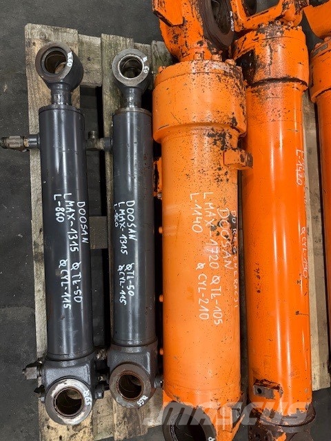 Doosan DL400 USED HYDRAULIC CYLINDER Hidráulicos