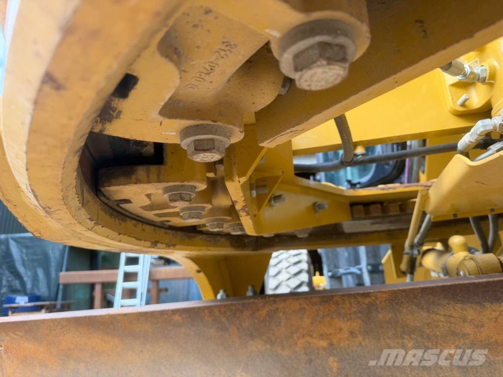 CAT 140 AWD Graders
