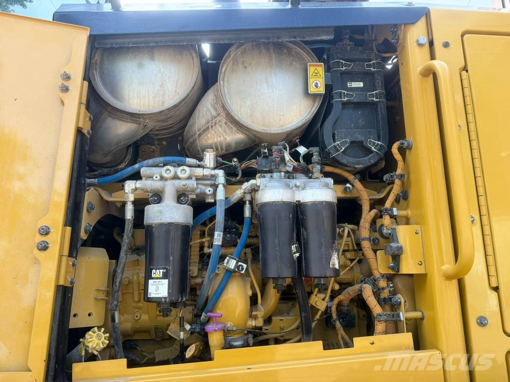 CAT 140 AWD Graders
