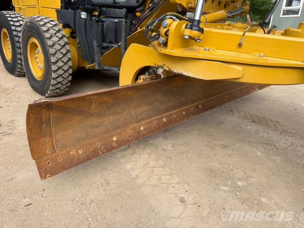 CAT 140 AWD Graders