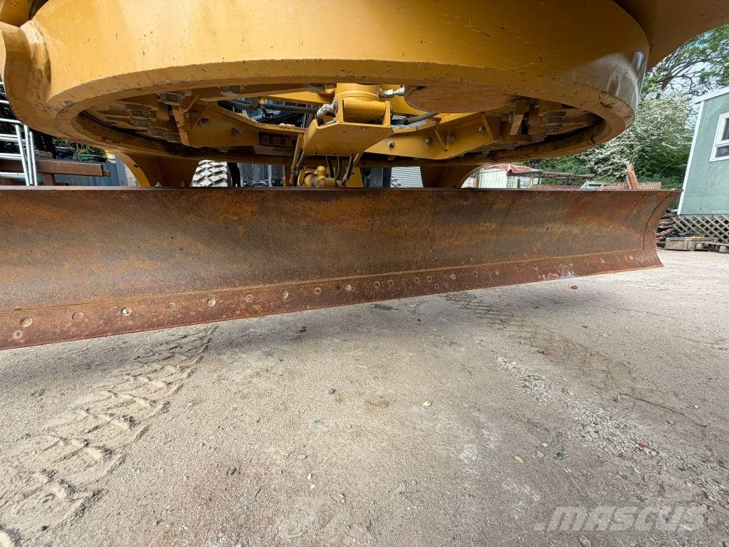 CAT 140 AWD Graders