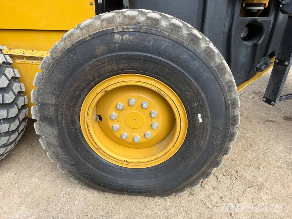 CAT 140 AWD Graders