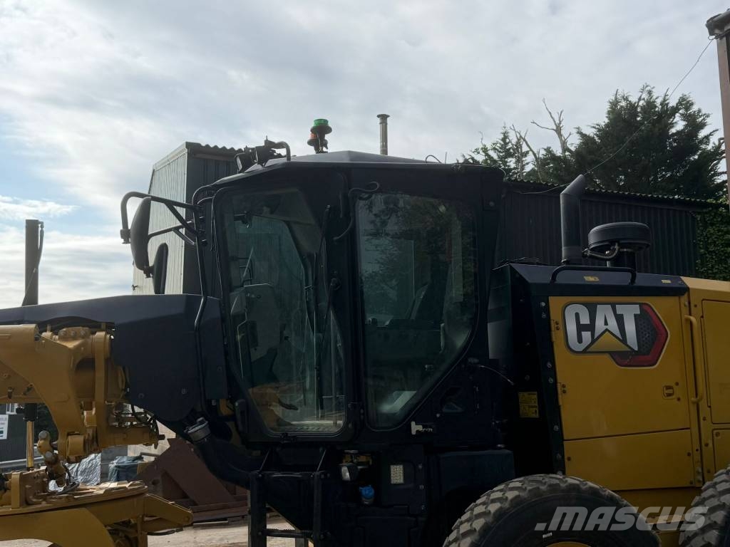 CAT 140 AWD Graders