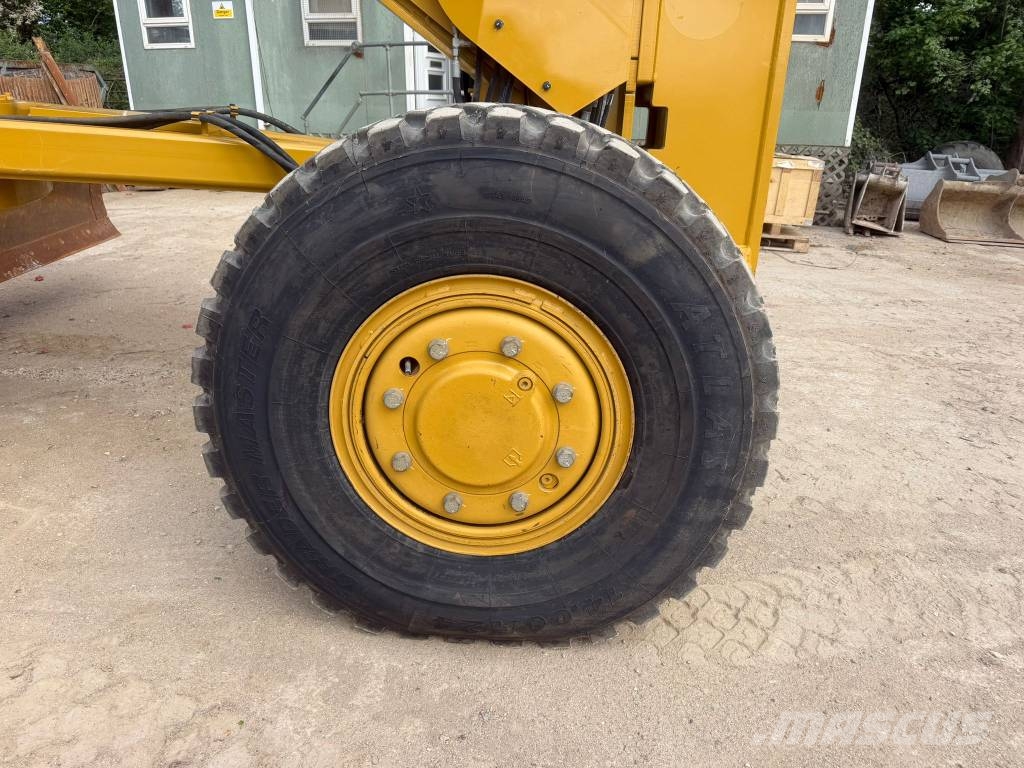 CAT 140 AWD Graders