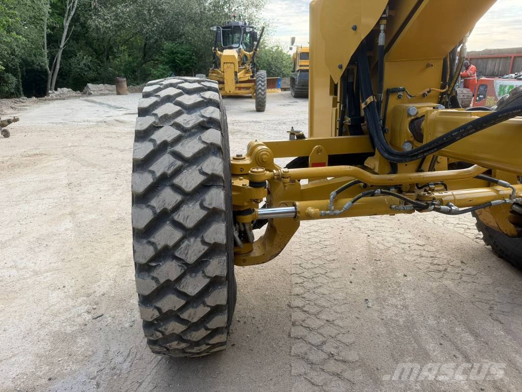 CAT 140 AWD Graders