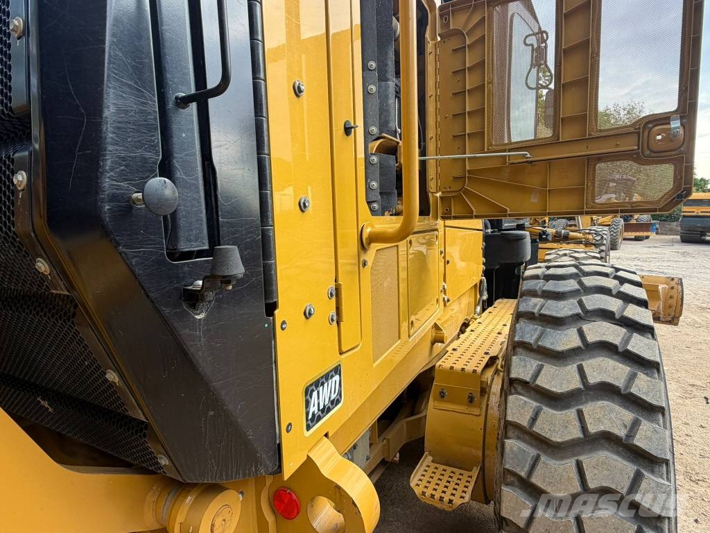 CAT 140 AWD Graders