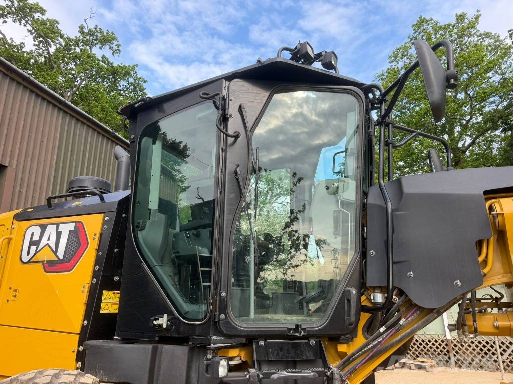CAT 140 AWD Graders