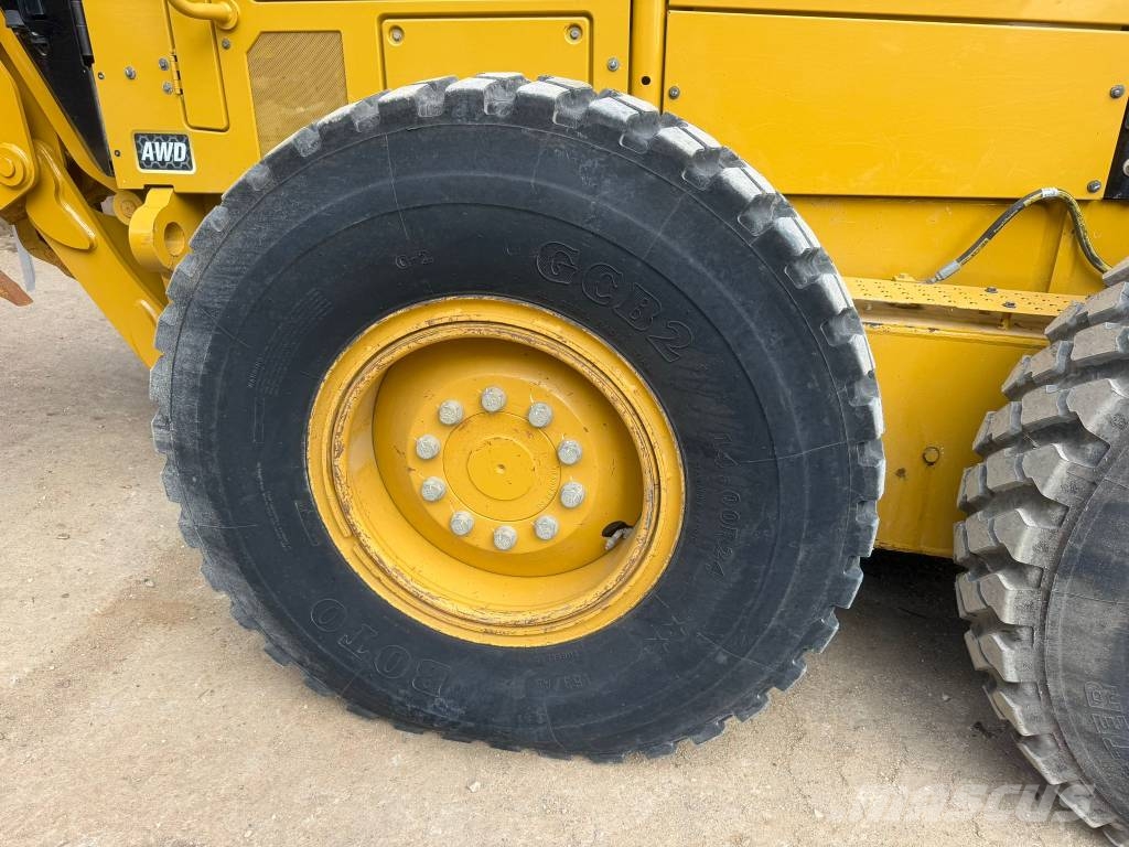 CAT 140 AWD Graders