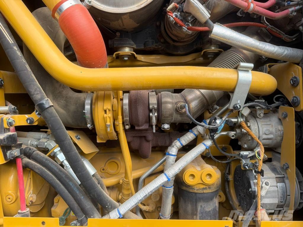 CAT 140 AWD Graders