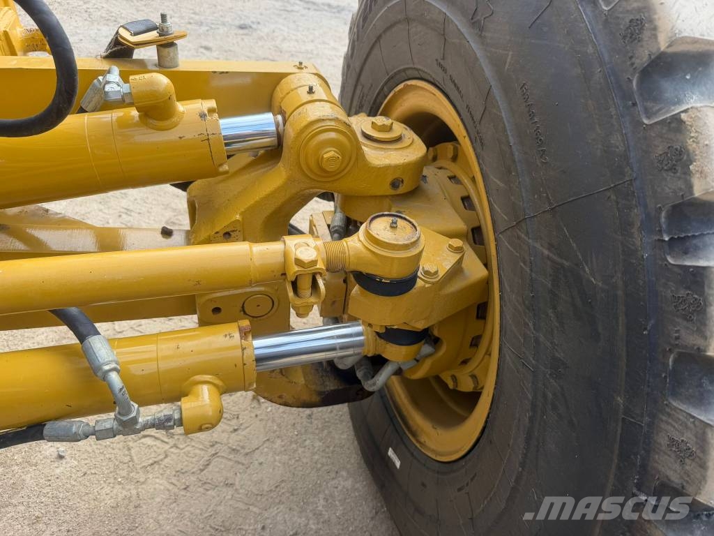 CAT 140 AWD Graders