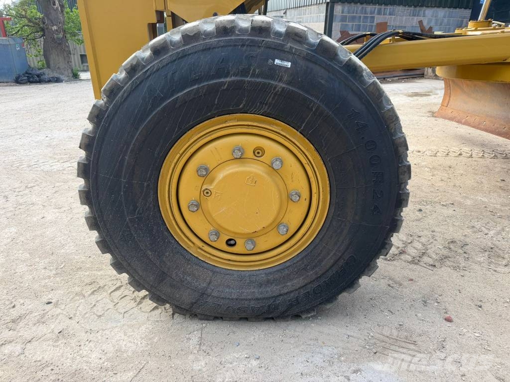 CAT 140 AWD Graders