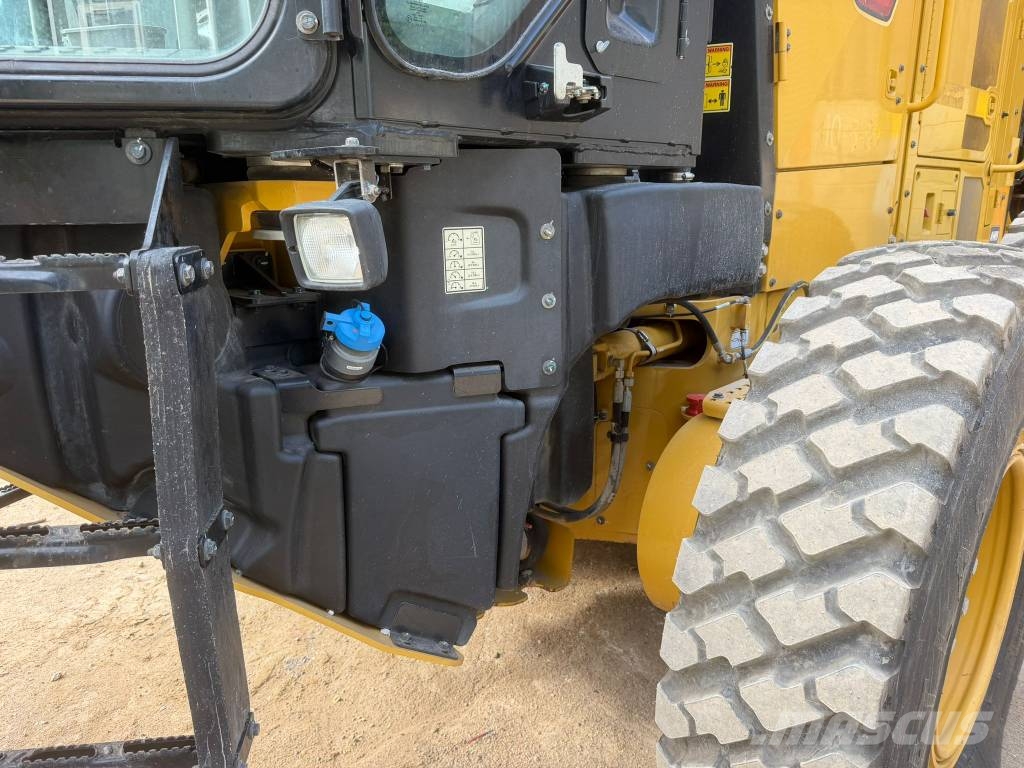 CAT 140 AWD Graders