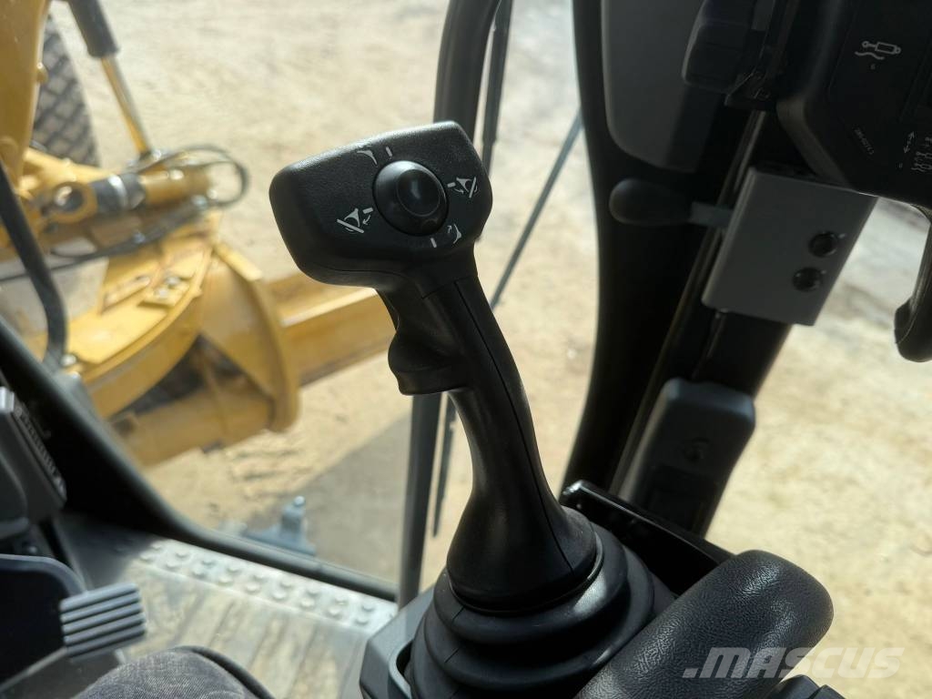 CAT 140 AWD Graders