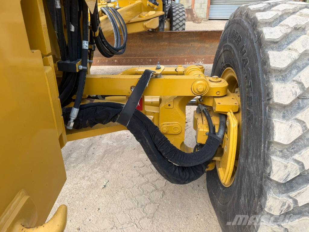 CAT 140 AWD Graders
