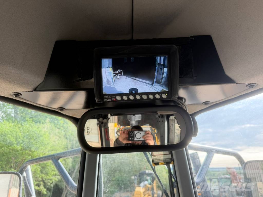 CAT 140 AWD Graders