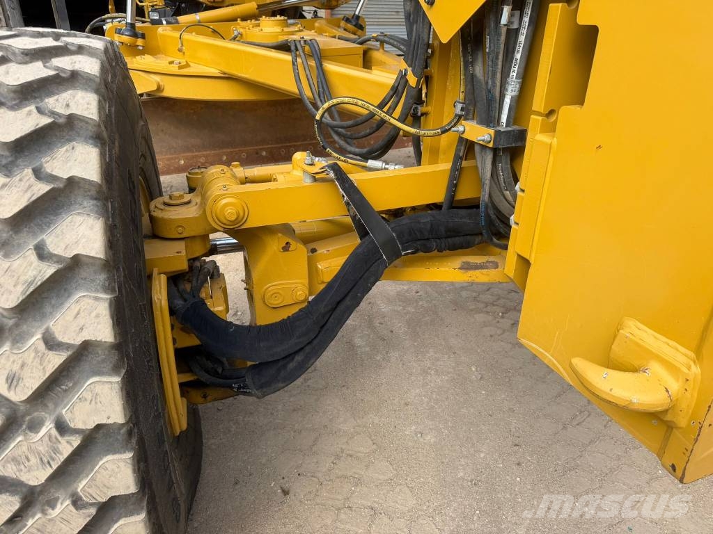 CAT 140 AWD Graders
