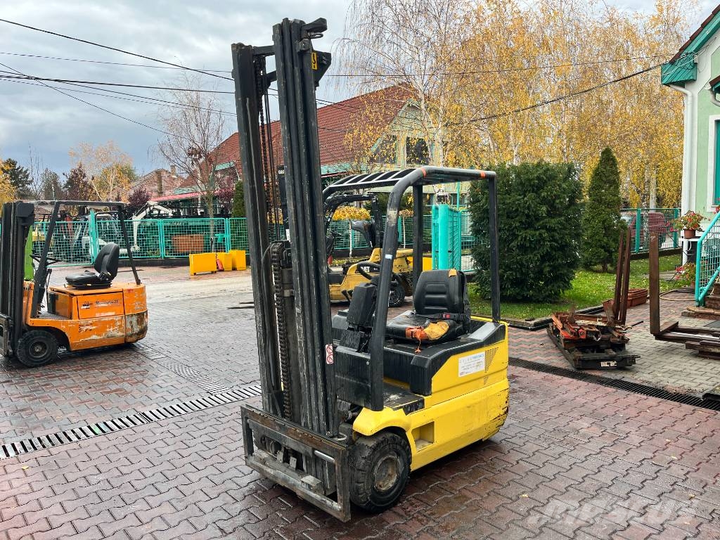 OM POMESPO XE15.3 V-4228 Електронавантажувачі
