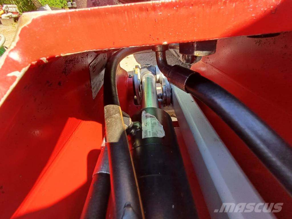 Mesera Loglift F83FT100R クレーントラック、ユニック車