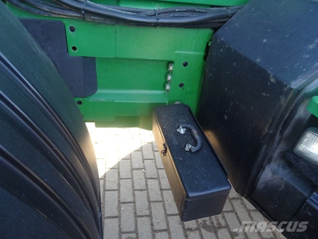 John Deere 8410 Traktori