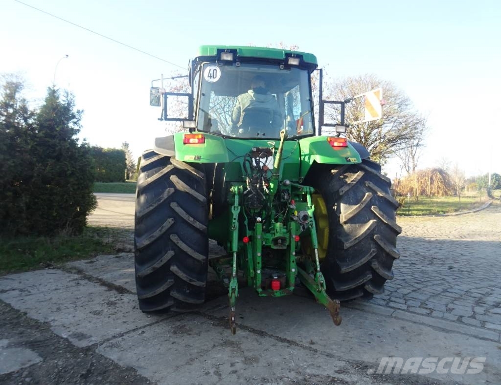 John Deere 8410 Traktori