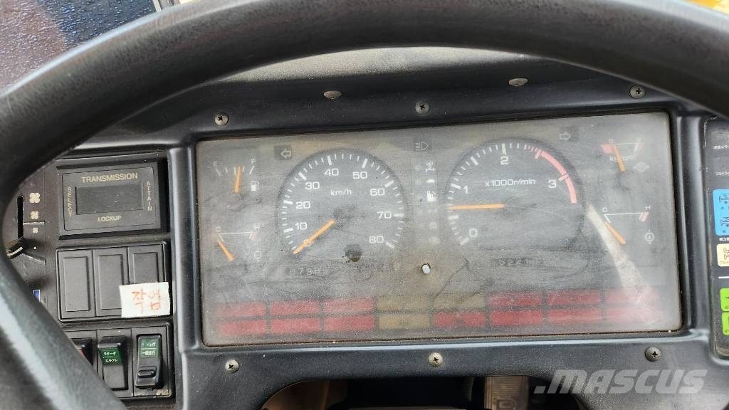 Kato KA 1200 全路面起重機/吊車