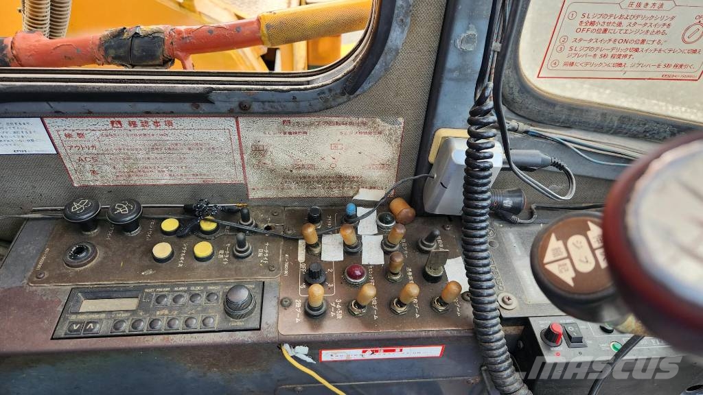Kato KA 1200 全路面起重機/吊車