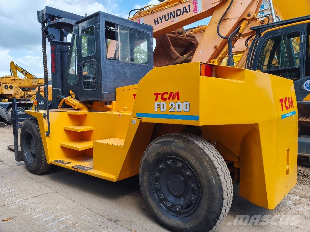 TCM FD 200 Teleskopski viličarji