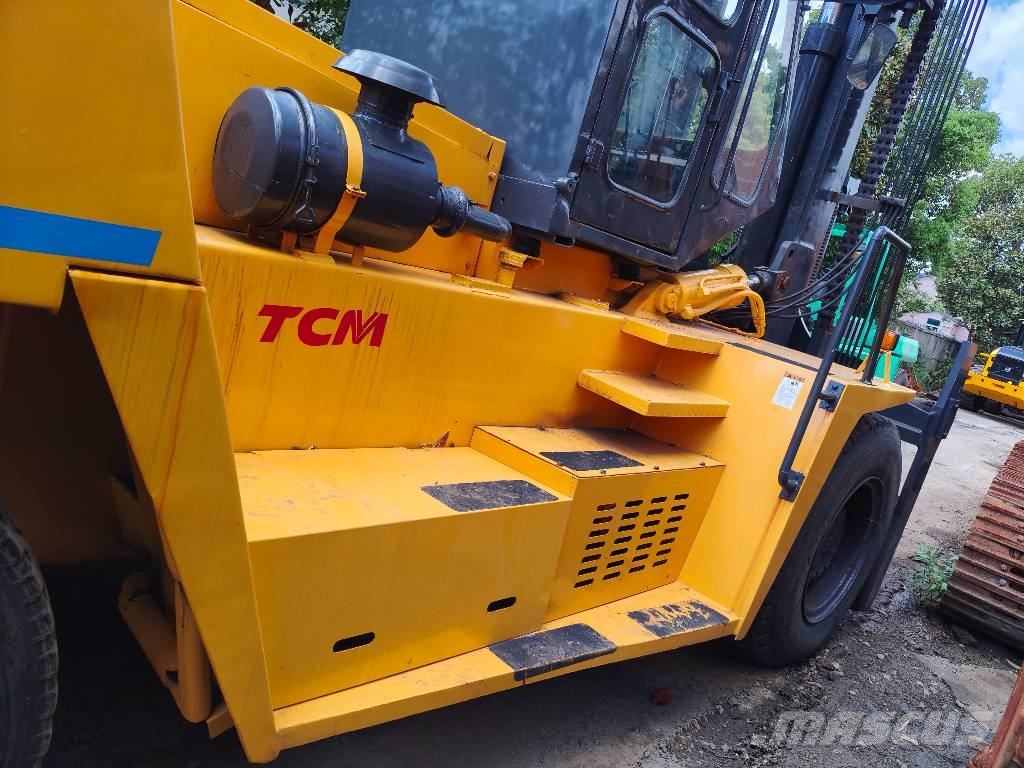 TCM FD 200 Teleskopski viličarji