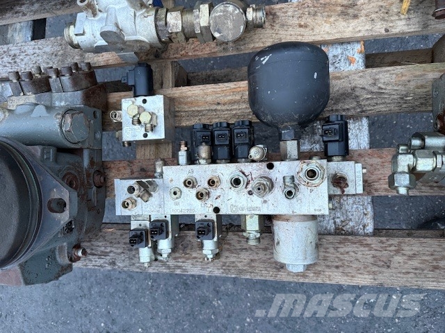 Liebherr R 944 C USED HYDRAULIC PARTS COMPLET Hydraulik