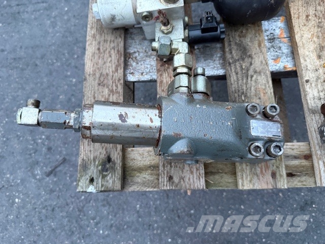 Liebherr R 944 C USED HYDRAULIC PARTS COMPLET Hydraulik