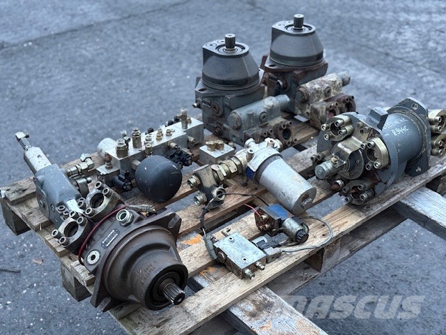 Liebherr R 944 C USED HYDRAULIC PARTS COMPLET Hydraulik