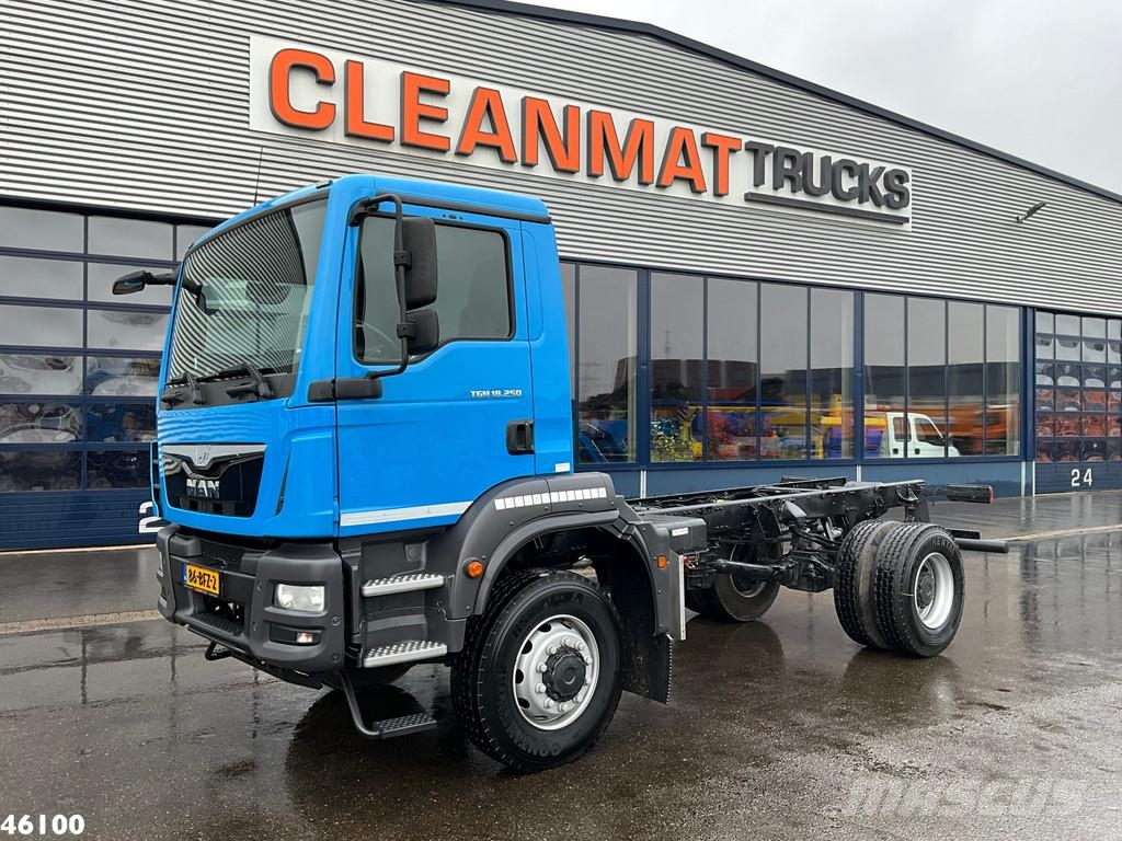 MAN TGM 18.250 4x4 Euro 6 Full Steel Manual Just 3.979 Chassis Caminhões Cabine