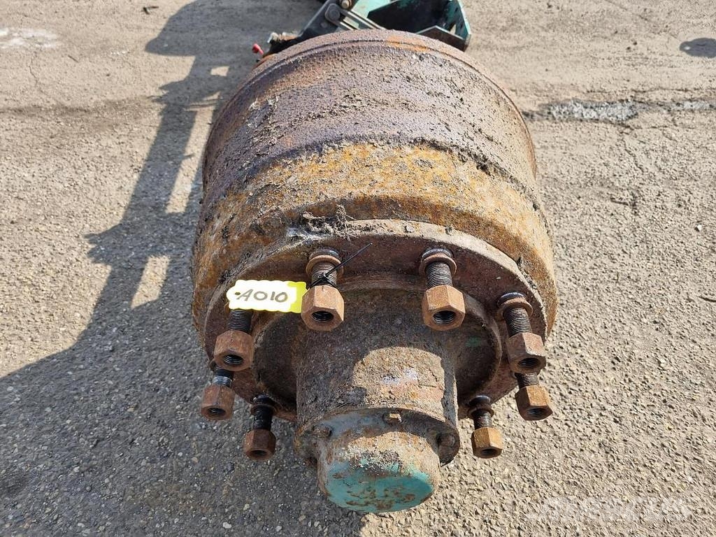 SAF TRAILER AXLE DRUM BRAKES DOUBLE TYRES. محور العجلة