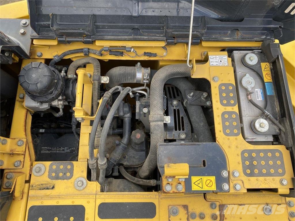 Komatsu PC228USLC-11 Roomikekskavaatorid