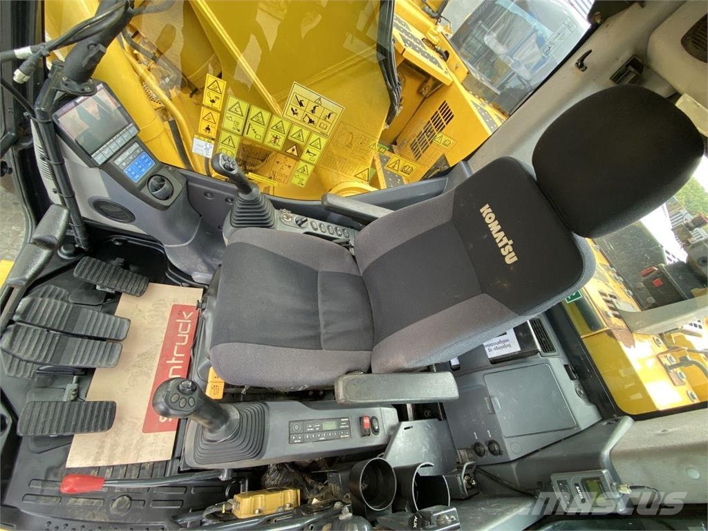 Komatsu PC228USLC-11 Roomikekskavaatorid
