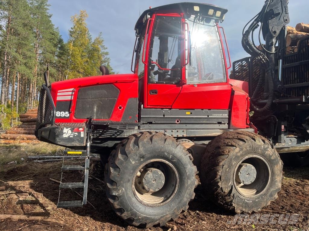 Komatsu 895 集運機