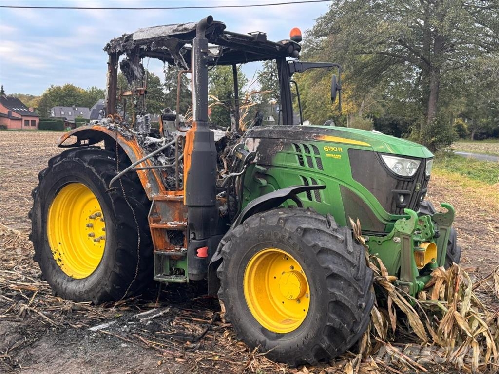 John Deere 6130R BRANDSCHADEN zur Teileverwertung Traktorok